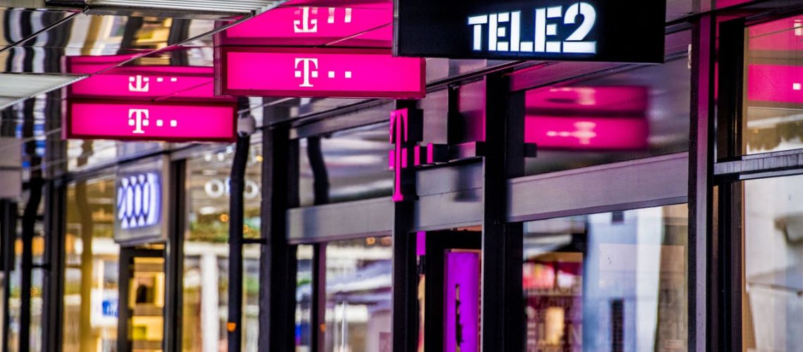T-Mobile Tele2 winkel sign